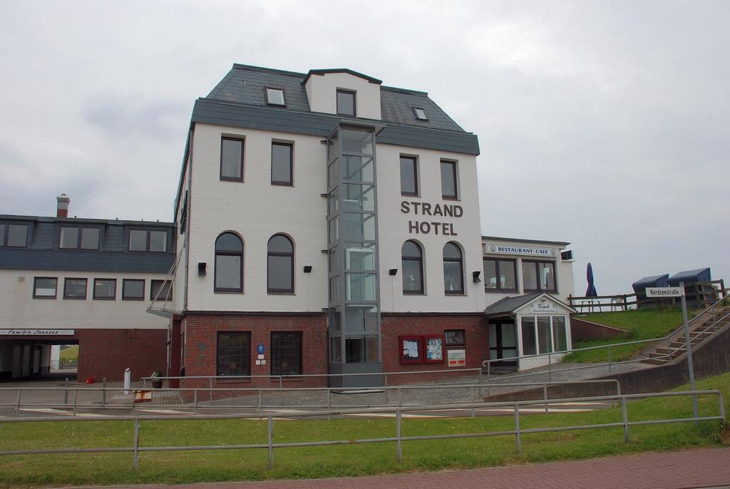 Strandhotel Dagebuell Direkt An Der Nordsee Exterior photo